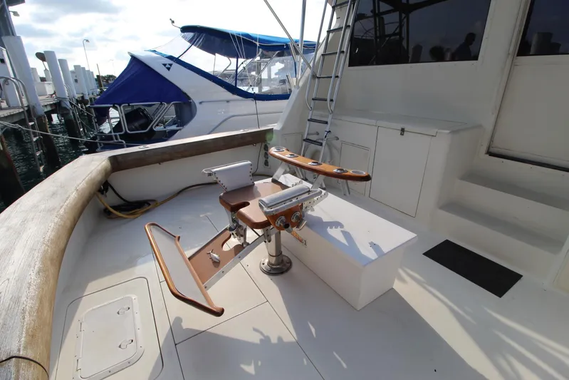 Sun Rise L Yacht Photos Pics 1990 Viking 57 Convertible Sun Rise l-Cockpit