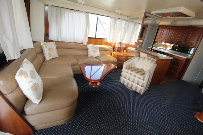 Sun Rise L Yacht Photos Pics 1990 Viking 57 Convertible Sun Rise l-Salon