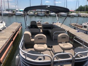 Sun Tracker FB22