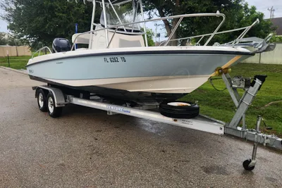 Boston Whaler 210 Dauntless