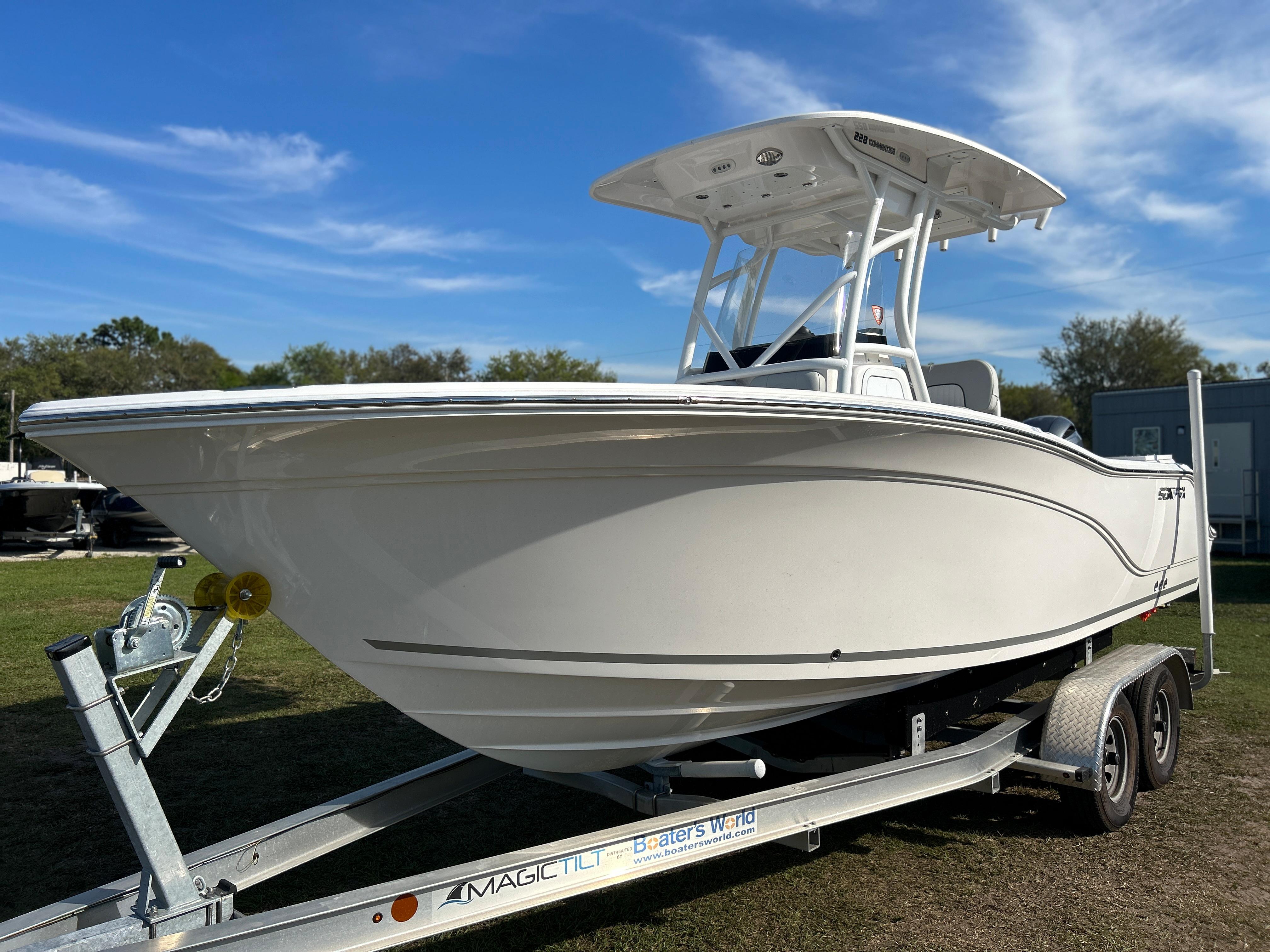 2022 Sea Fox 228 Commander
