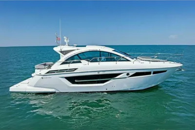 Cruisers Yachts 50 Cantius