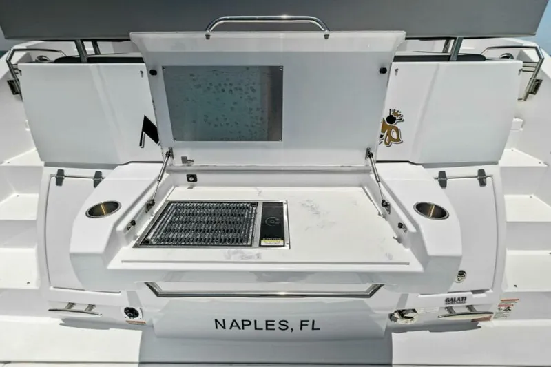Mint 2 Bee Yacht Photos Pics Outdoor grill on 2022 Cruisers Yachts 50 Cantius, Naples, FL.