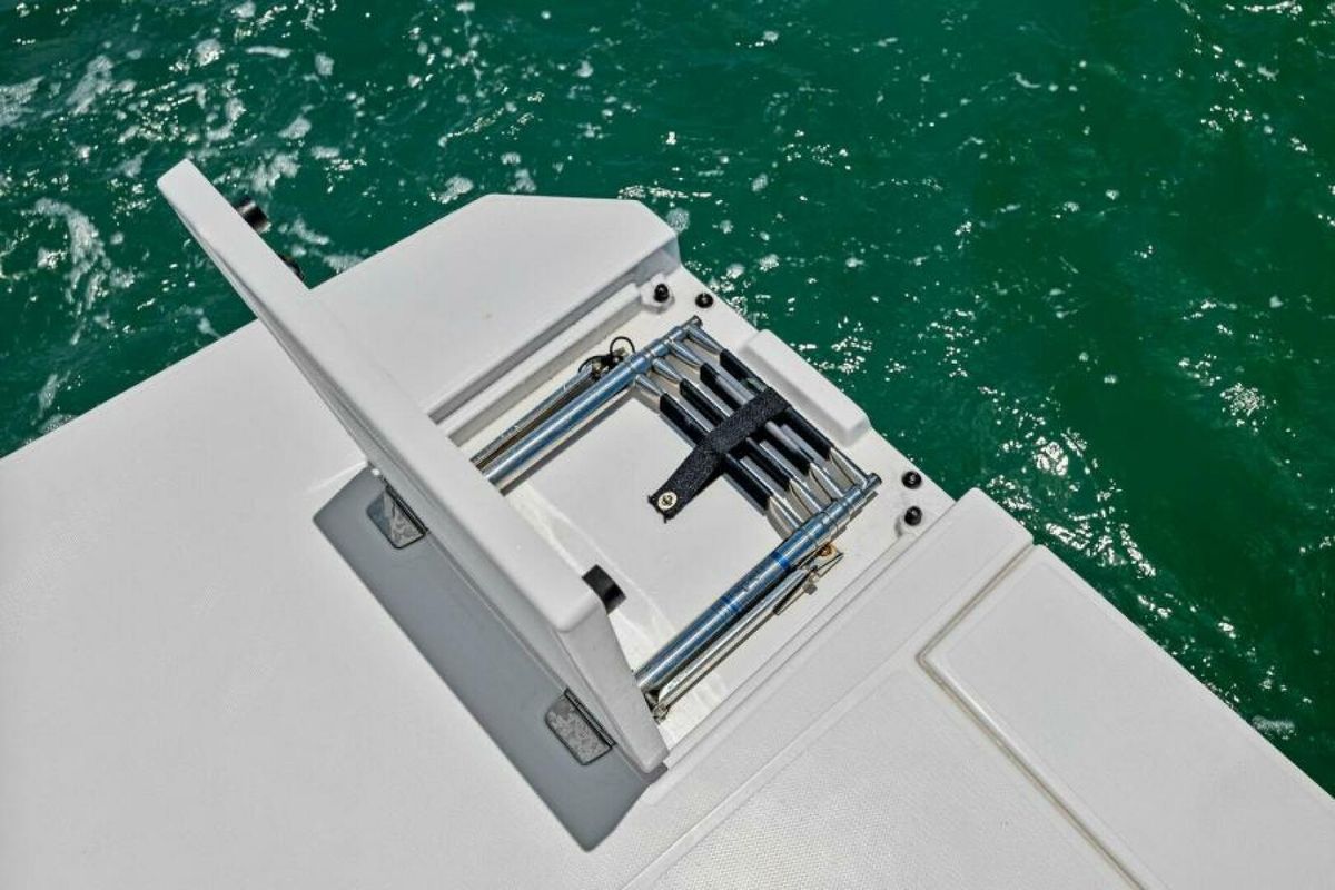 2022 Cruisers Yachts 50 