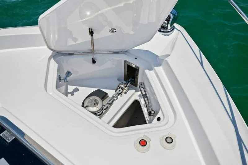 Mint 2 Bee Yacht Photos Pics 