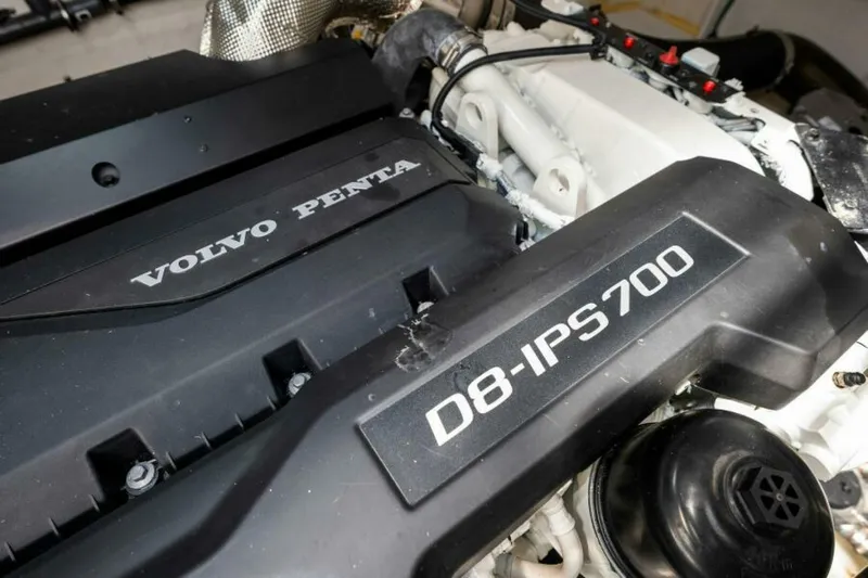 Mint 2 Bee Yacht Photos Pics 