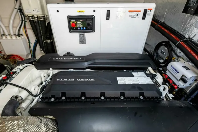 Mint 2 Bee Yacht Photos Pics 