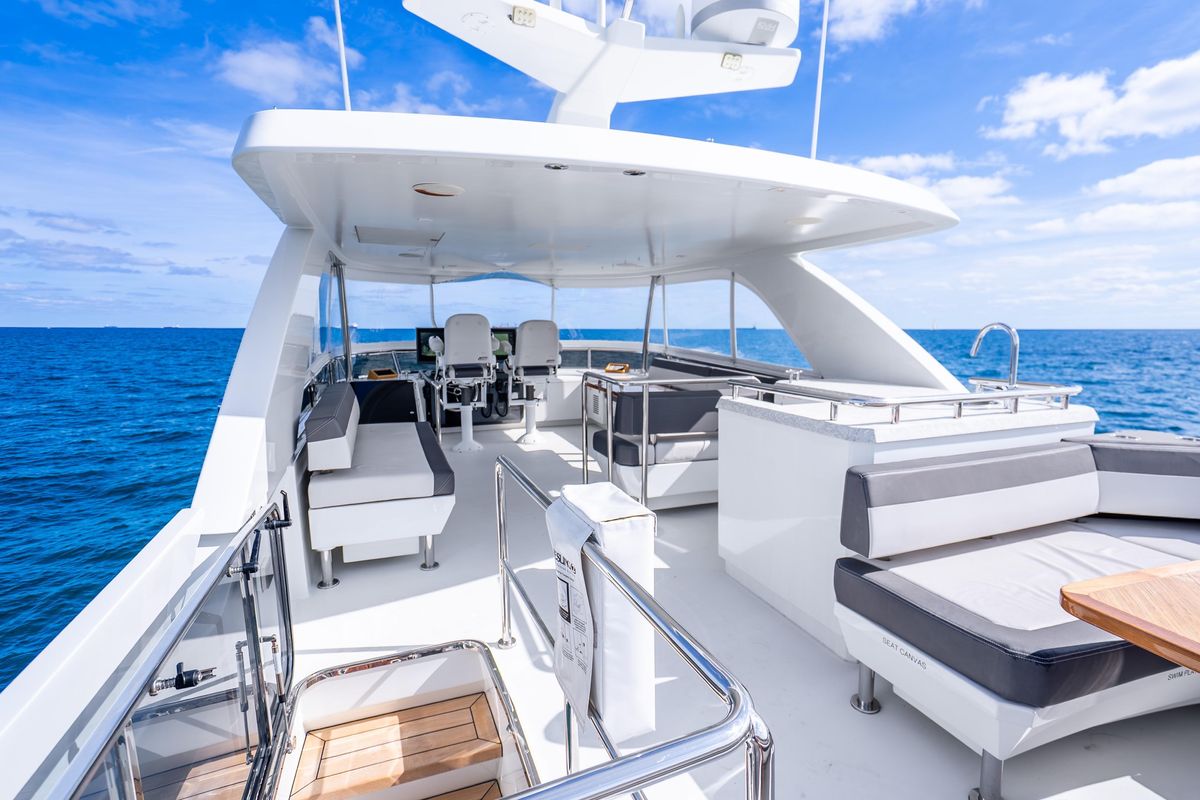 2021 Ocean Alexander 70 