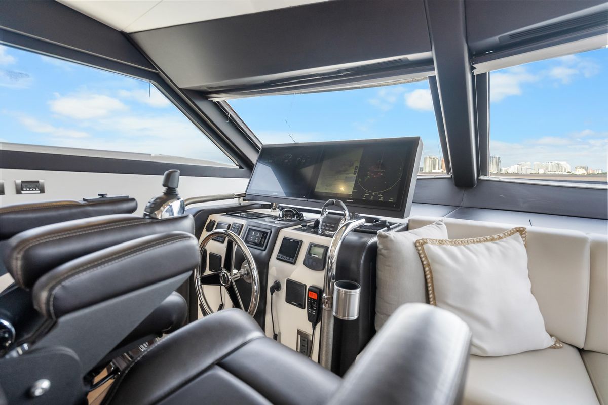 2021 Ocean Alexander 70 