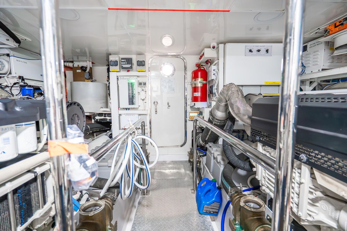 2021 Ocean Alexander 70 