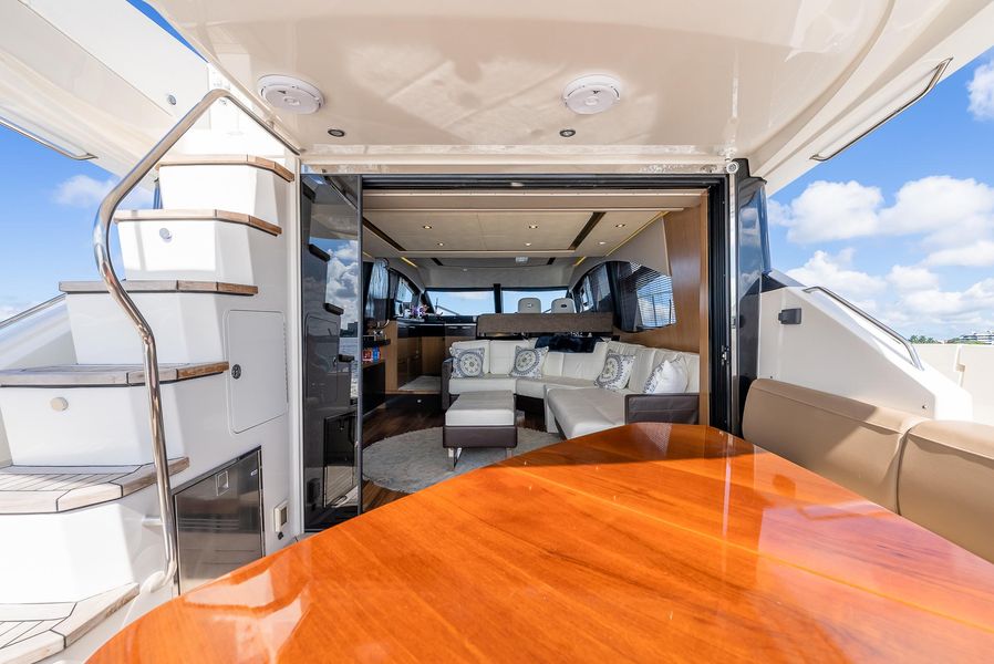 2016 Sea Ray L590 Fly