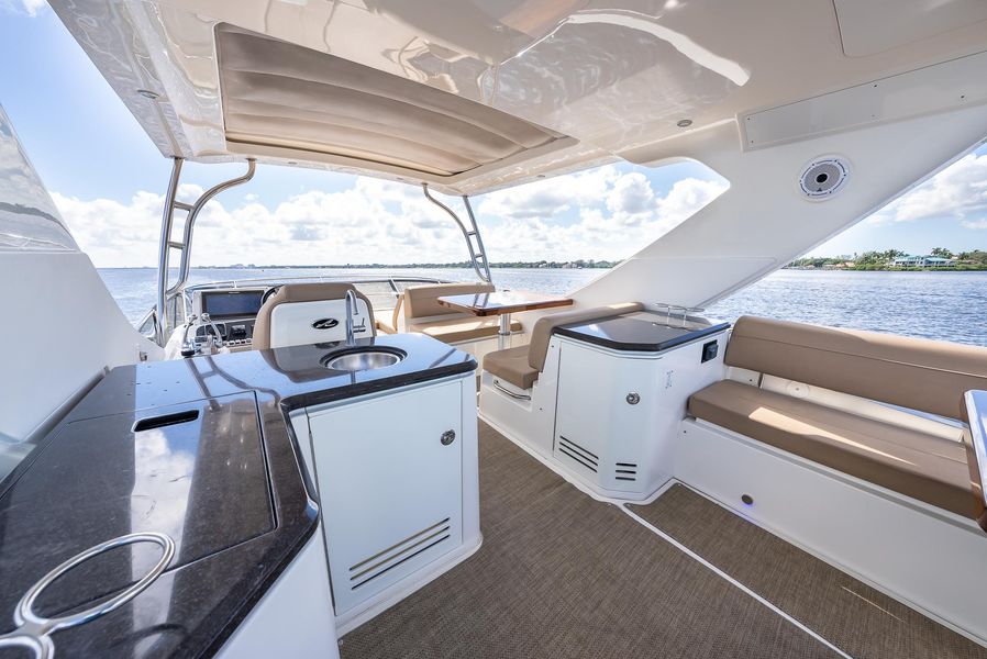 2016 Sea Ray L590 Fly