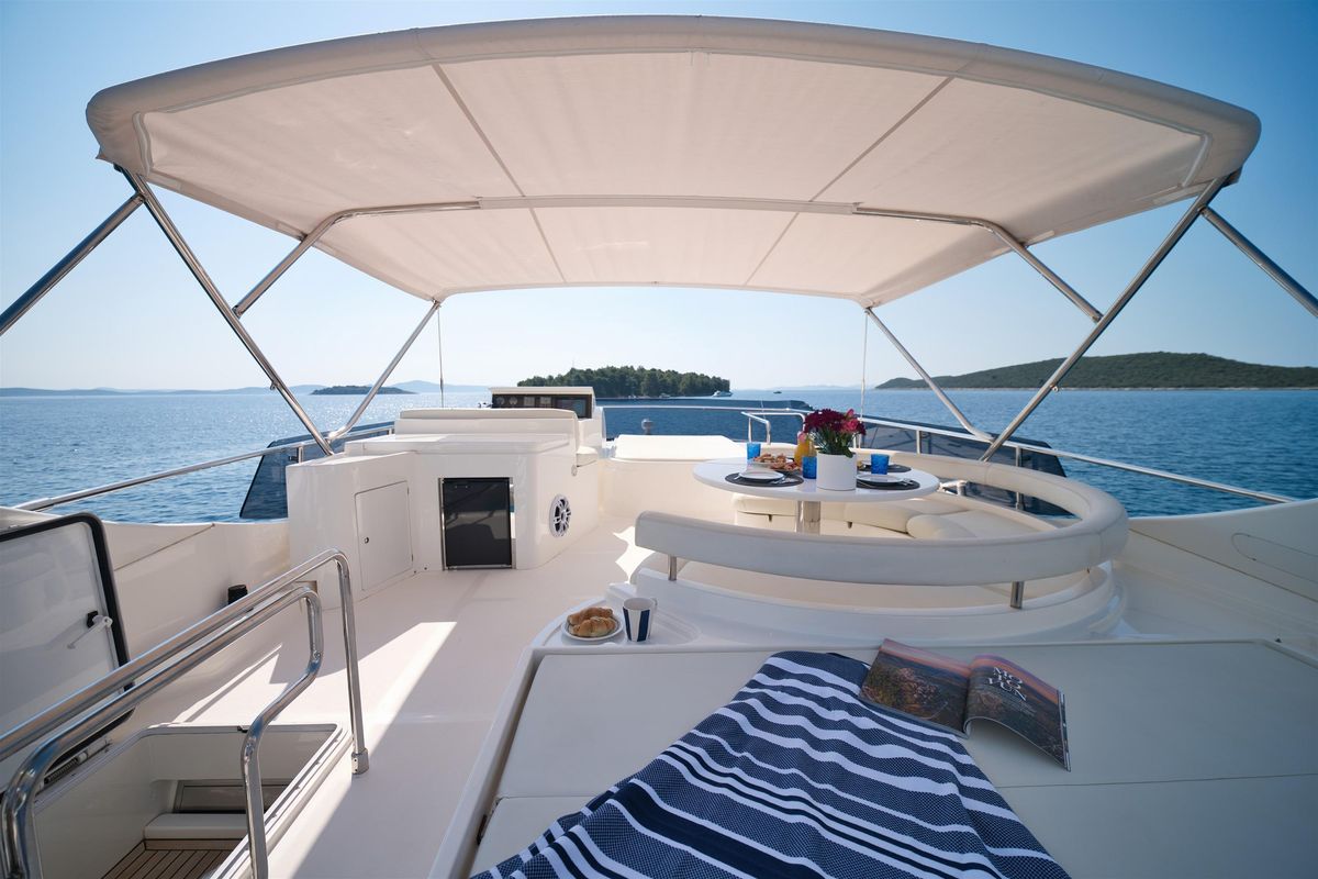 2006 Ferretti Yachts 69 