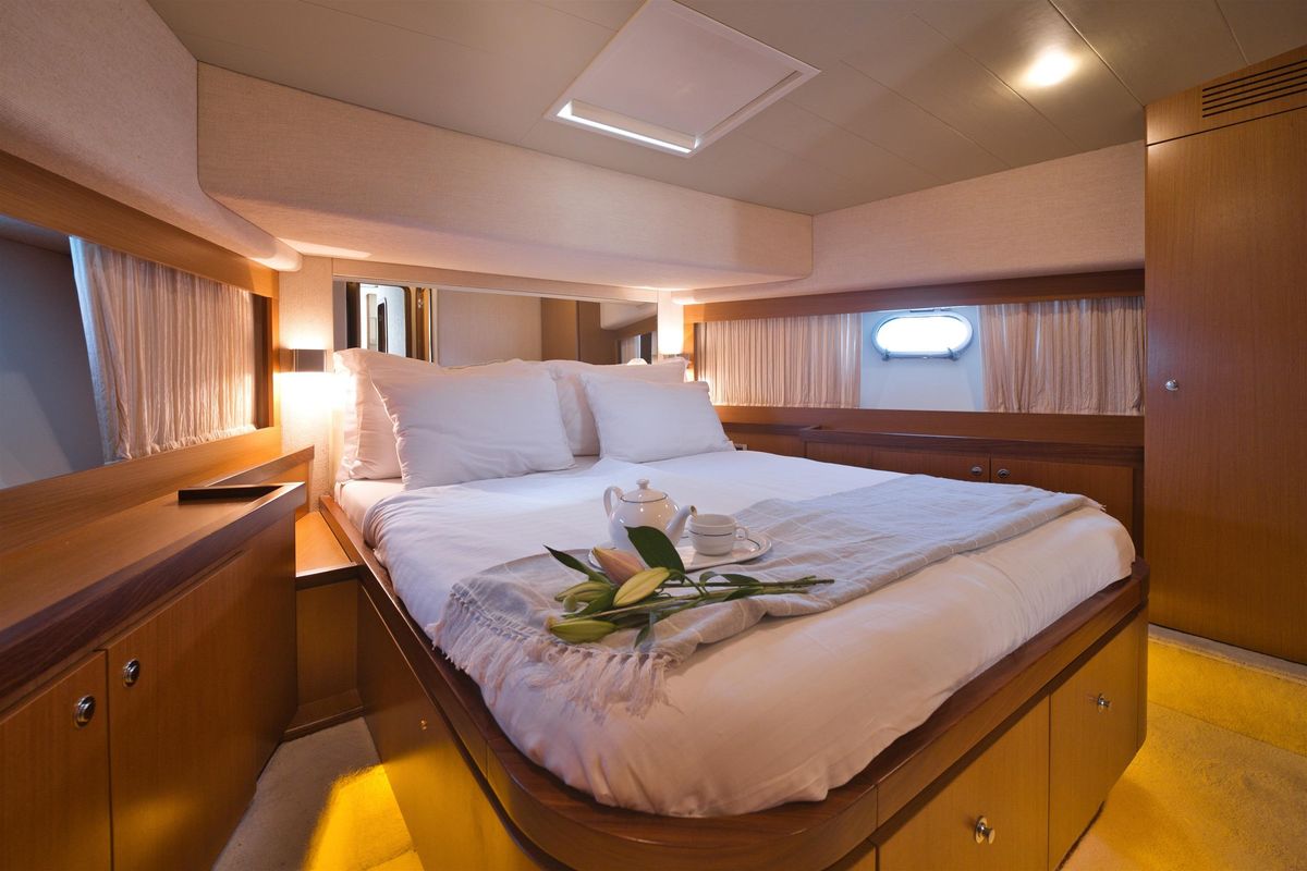2006 Ferretti Yachts 69 