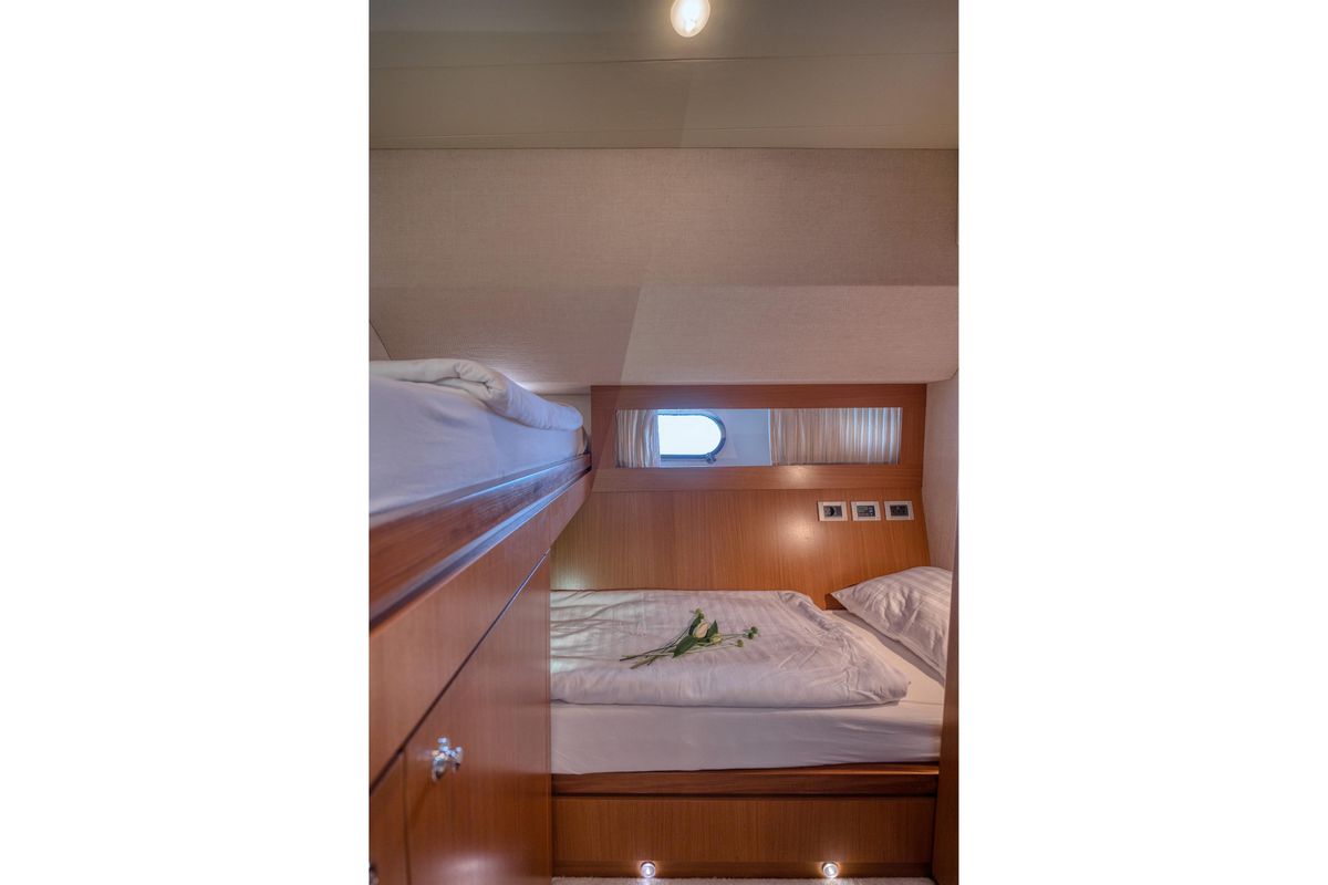 2006 Ferretti Yachts 69 