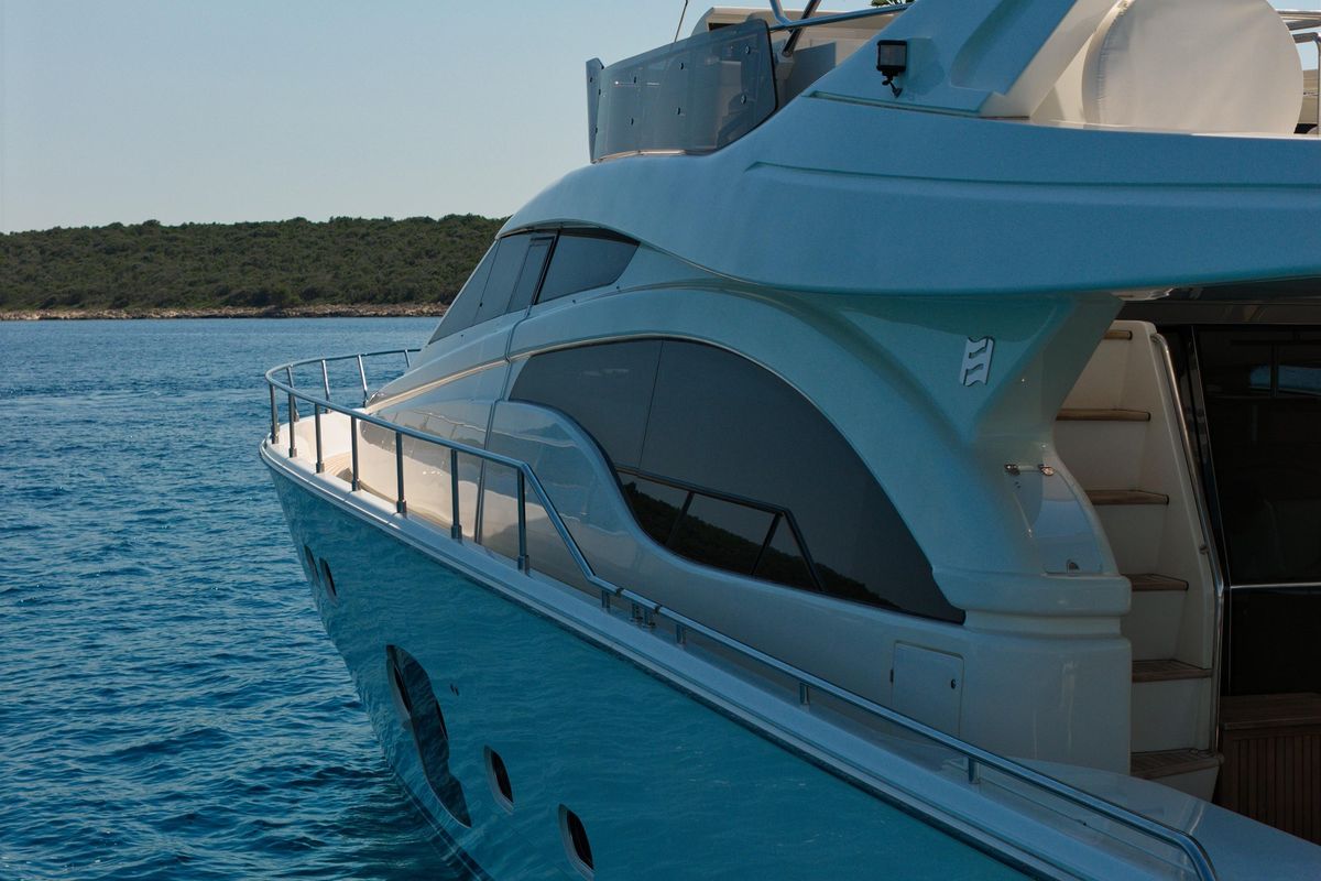 2006 Ferretti Yachts 69 