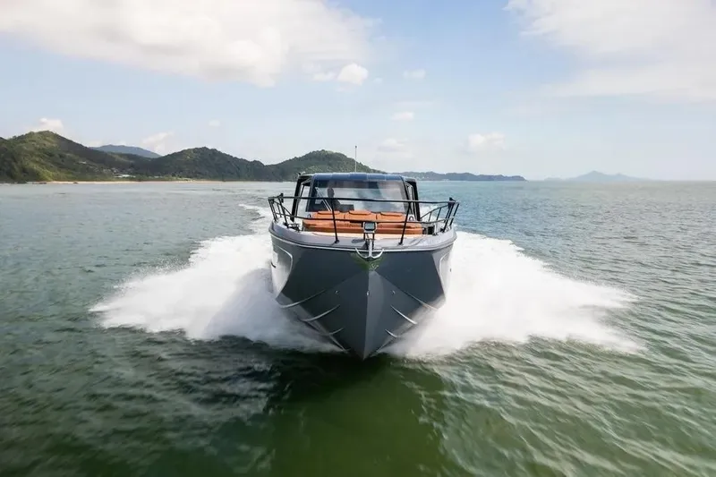  Yacht Photos Pics Luxury Hanover 447 yacht cruising on open water, 2025 model.