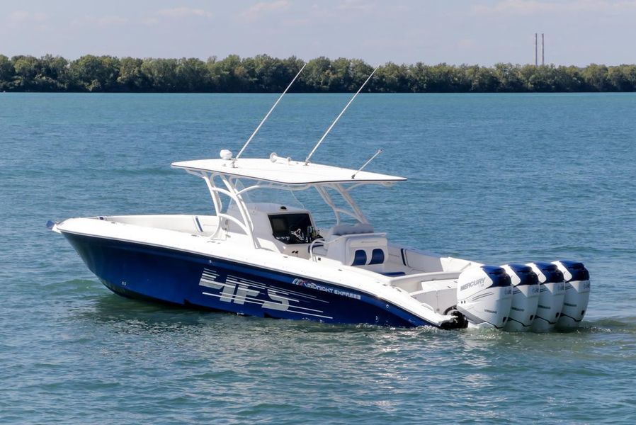 2016 Midnight Express 37