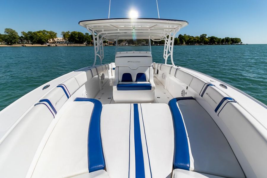 2016 Midnight Express 37