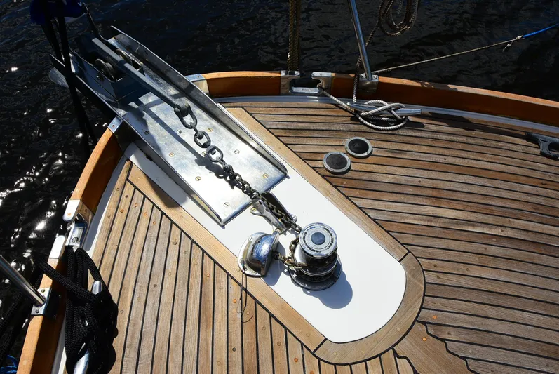  Yacht Photos Pics Deck of 1994 Grand Banks 38 Eastbay with anchor chain and winch.