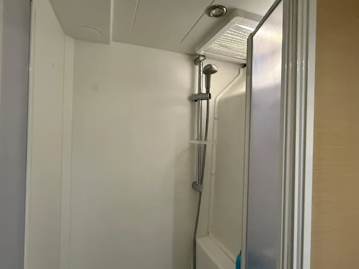 Feel The Moon Yacht Photos Pics 