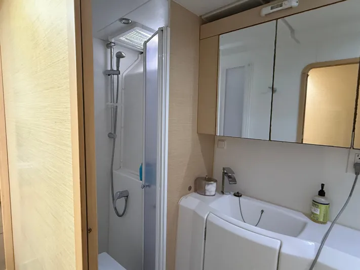 Feel The Moon Yacht Photos Pics 