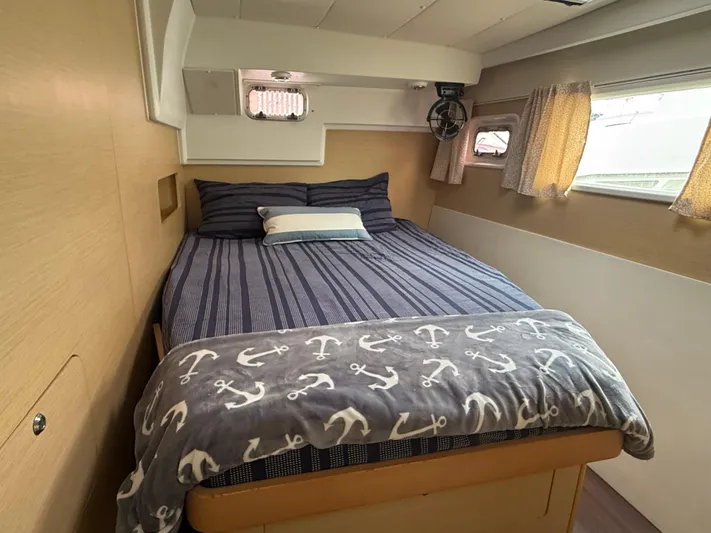 Feel The Moon Yacht Photos Pics 