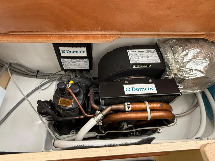 Feel The Moon Yacht Photos Pics 