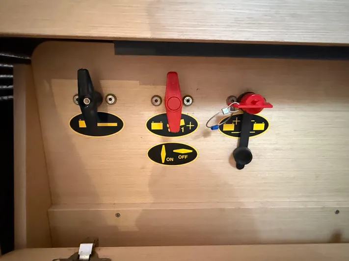 Feel The Moon Yacht Photos Pics 