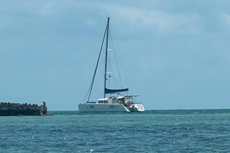 Feel The Moon Yacht Photos Pics 