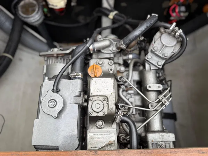 Feel The Moon Yacht Photos Pics 