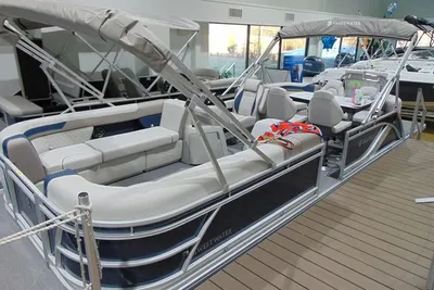 Godfrey Marine Sweetwater 2286 MT