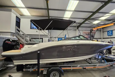 2023 Sea Ray SPX 190 Outboard