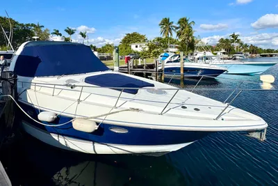 Cruisers Yachts 370 Express