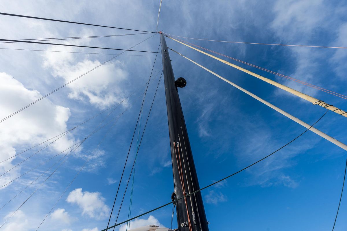 2008 Catana 90 