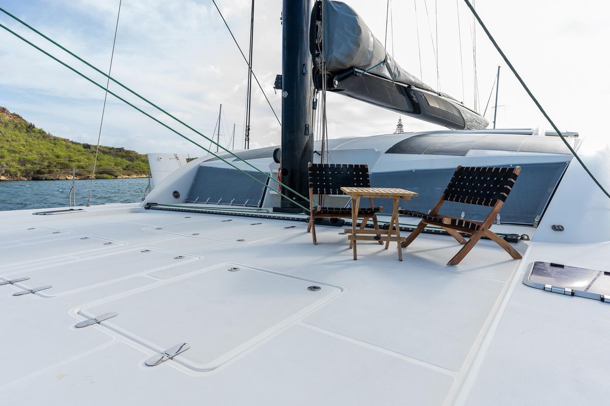 2008 Catana 90 