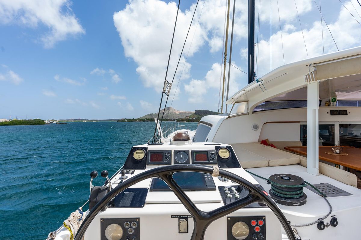 2008 Catana 90 