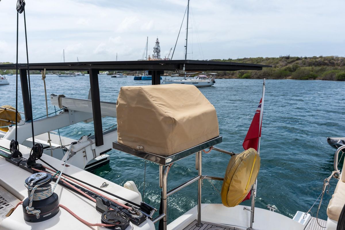 2008 Catana 90 