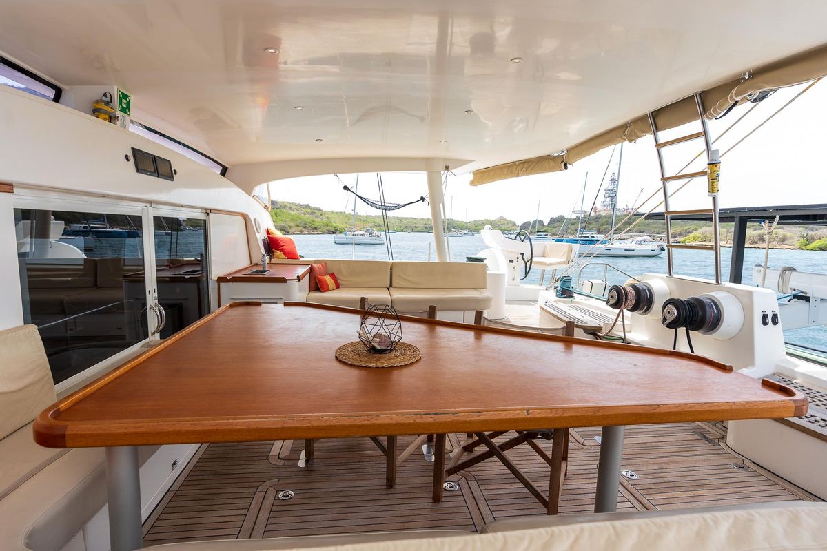 2008 Catana 90 