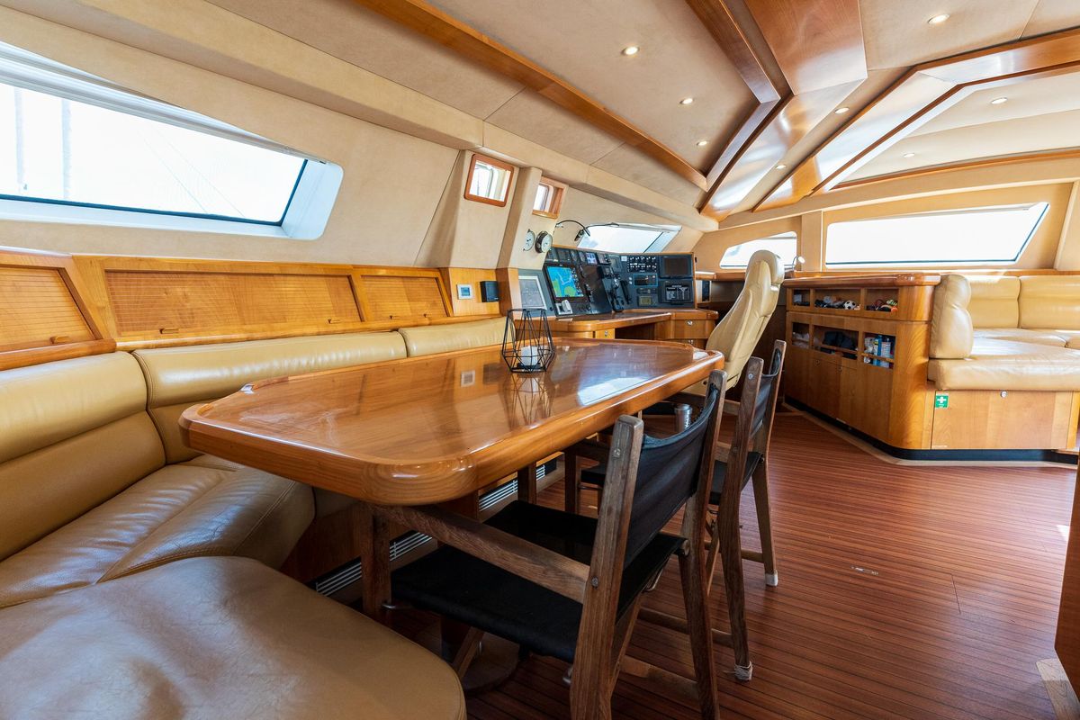 2008 Catana 90 