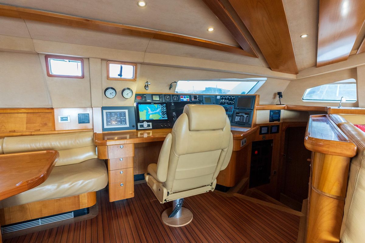 2008 Catana 90 