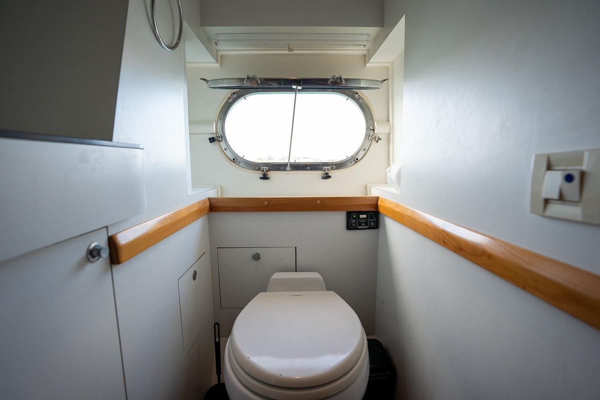 2008 Catana 90 