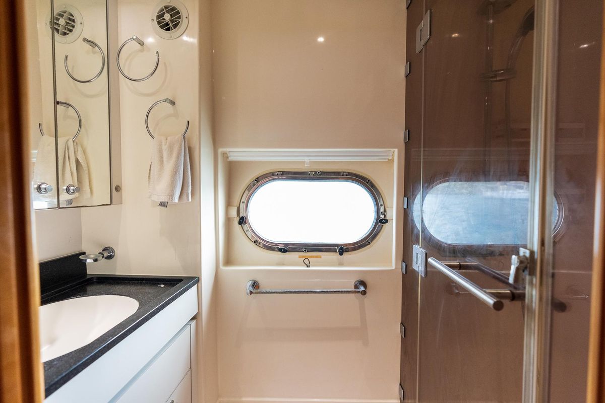 2008 Catana 90 