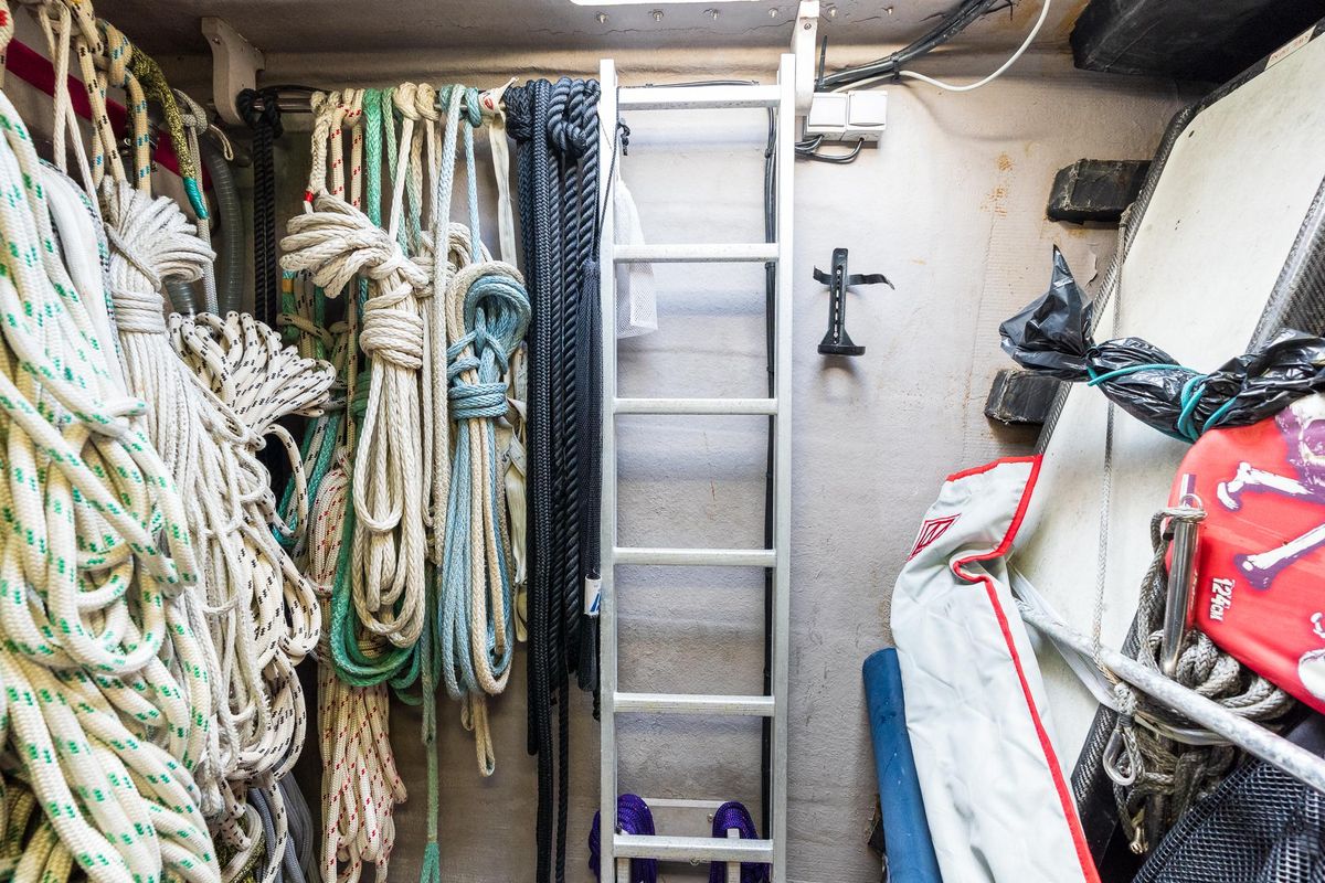 2008 Catana 90 