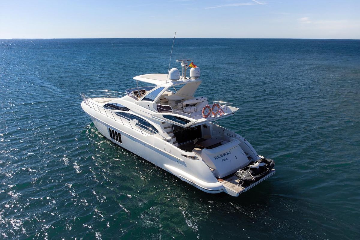 2013 Azimut 66 