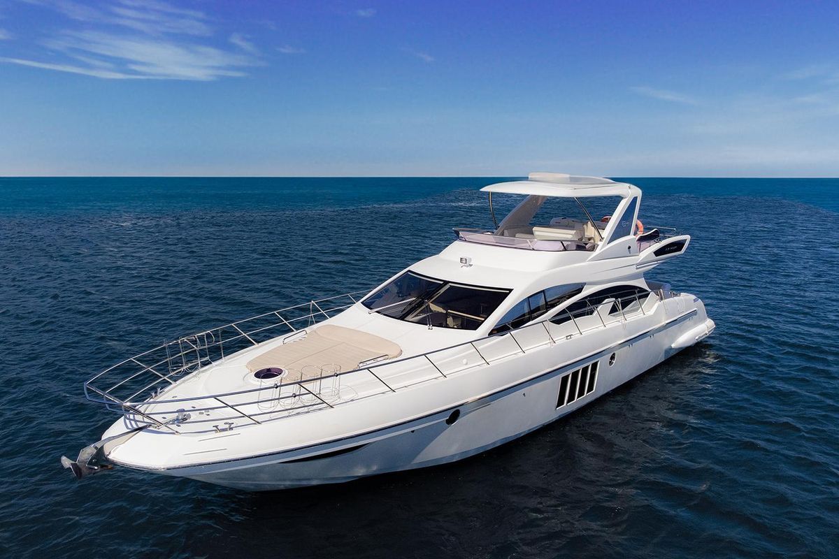 2013 Azimut 66 