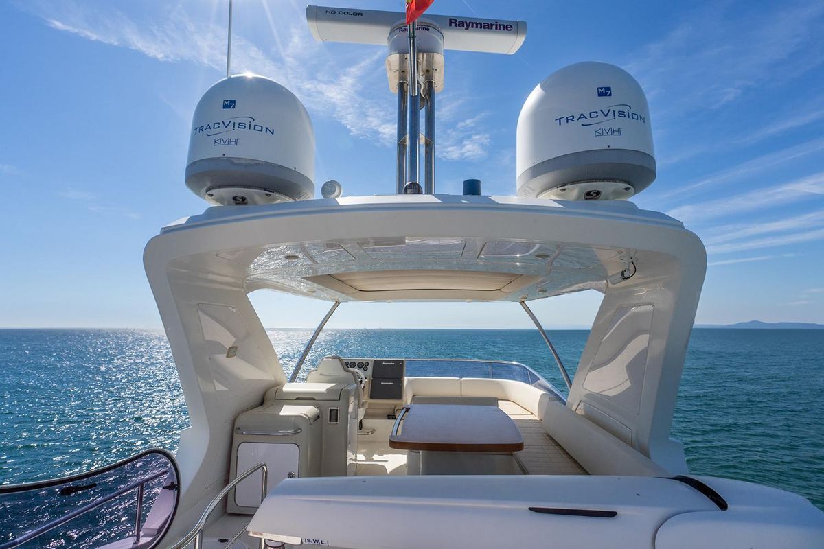 2013 Azimut 66 