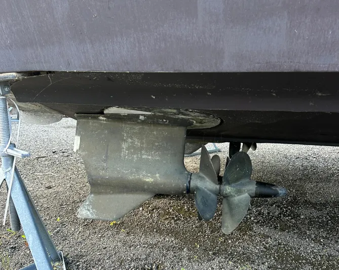  Yacht Photos Pics Propeller and rudder of 2006 Cruisers Yachts 420 Express on dry dock.