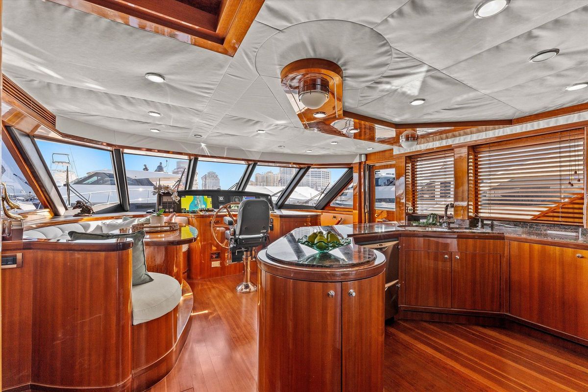 2008 Ocean Alexander 74 