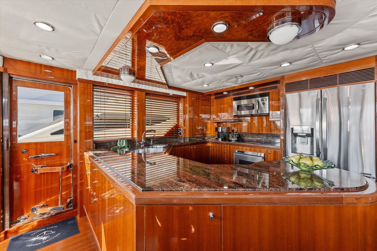 2008 Ocean Alexander 74 